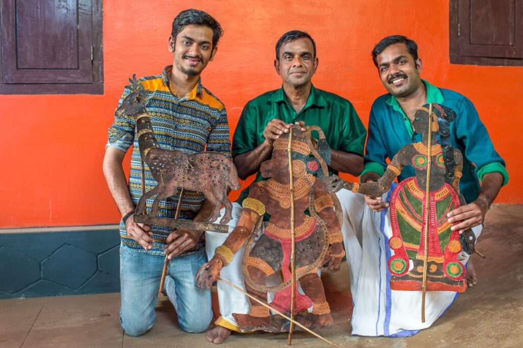 Tholpavakoothu